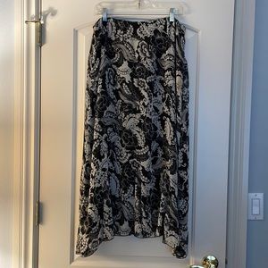 Notations.  Size L  Fully Lined Sheer Fabric Skirt